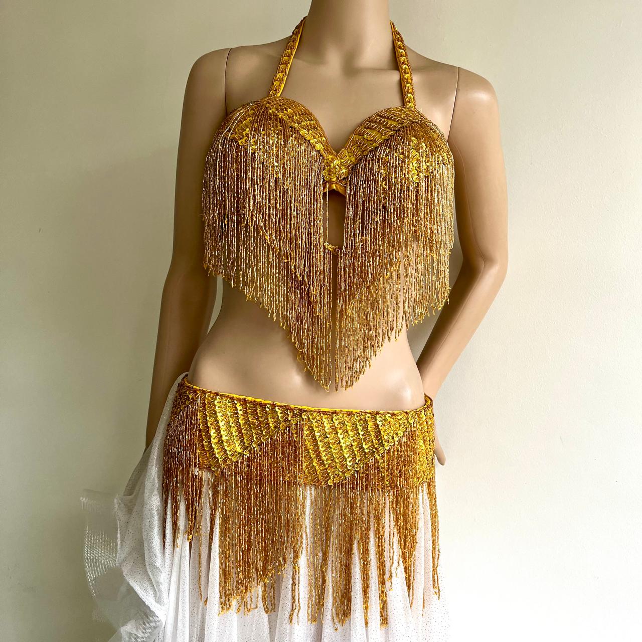 Conjunto dorado con flecos